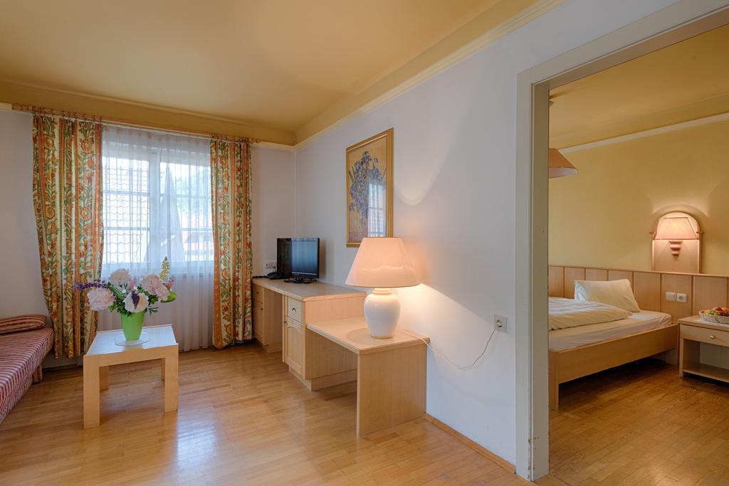 Hotel Post Großkirchheim Exteriör bild