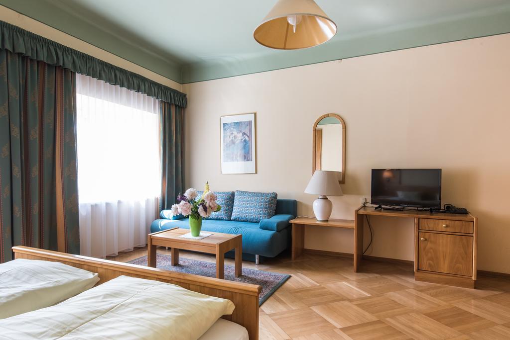 Hotel Post Großkirchheim Exteriör bild
