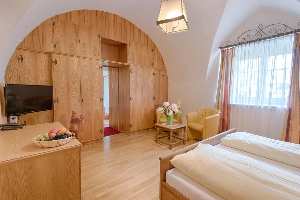 Hotel Post Großkirchheim Exteriör bild