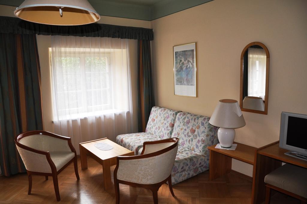 Hotel Post Großkirchheim Exteriör bild